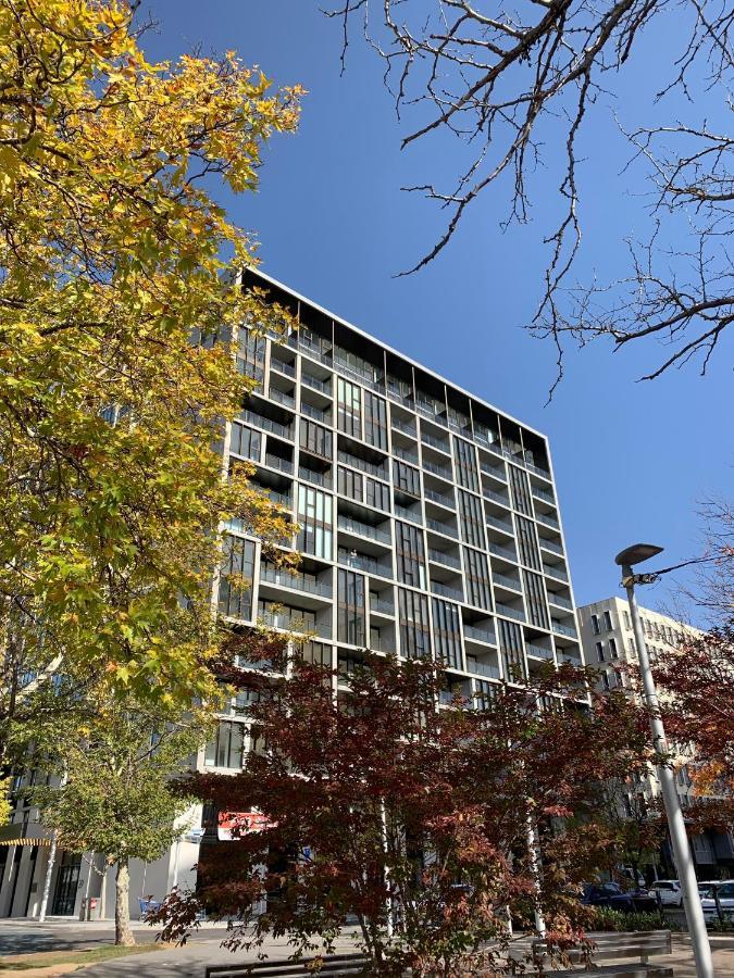 Capitol Executive Apartment On London Circuit Canberra Exterior photo