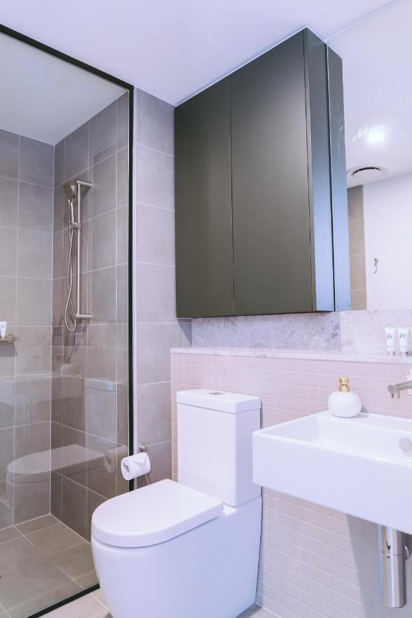 Capitol Executive Apartment On London Circuit Canberra Exterior photo