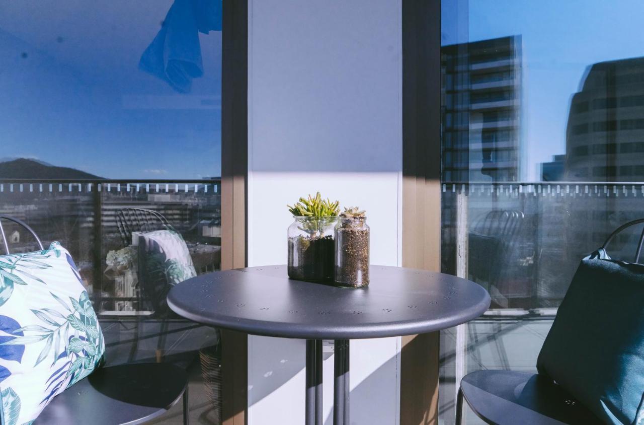 Capitol Executive Apartment On London Circuit Canberra Exterior photo